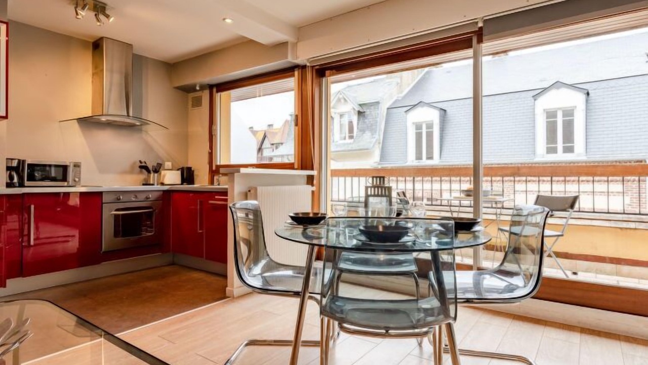 Photo of Bedroom in Deauville City Centre