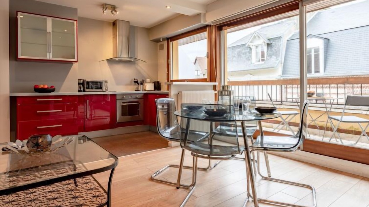 Photo of Bedroom in Deauville City Centre