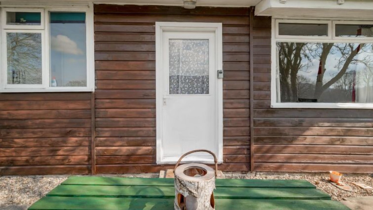 Photo of Others in Contin