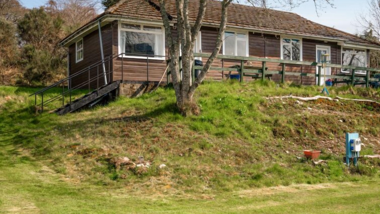 Photo of Others in Contin