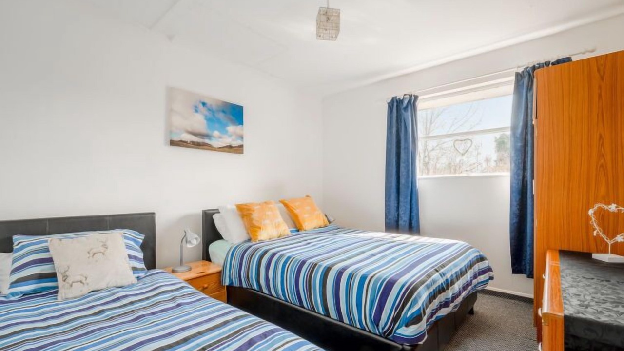 Photo of Others in Contin