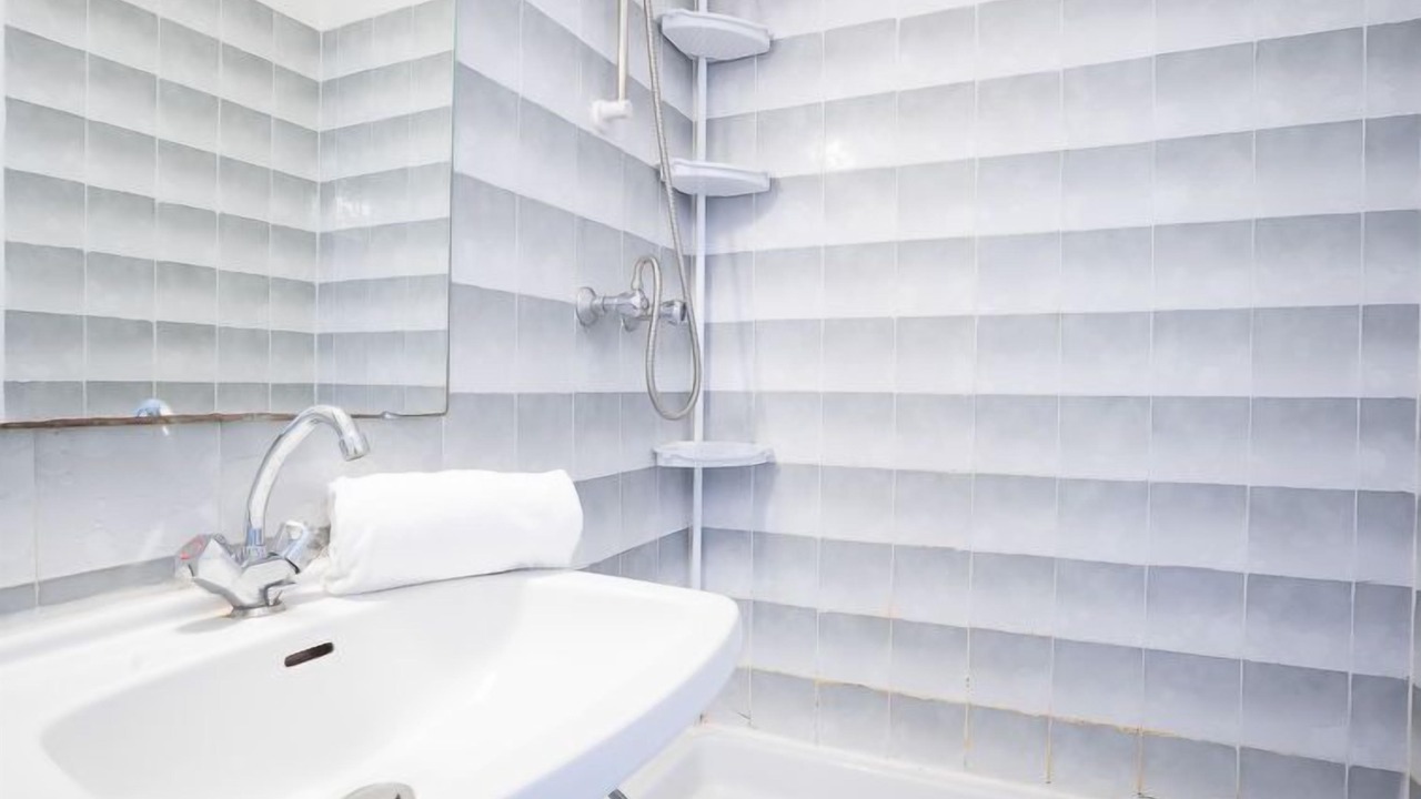 Photo of Bathroom in Le Grau-Du-Roi