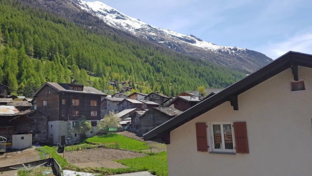 Photo of Others in Taesch