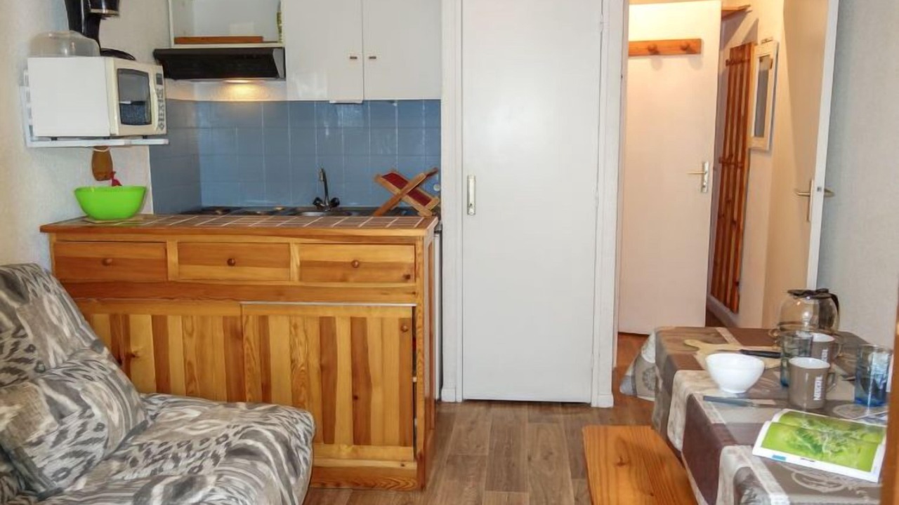 Photo of Livingroom in Demi-Quartier