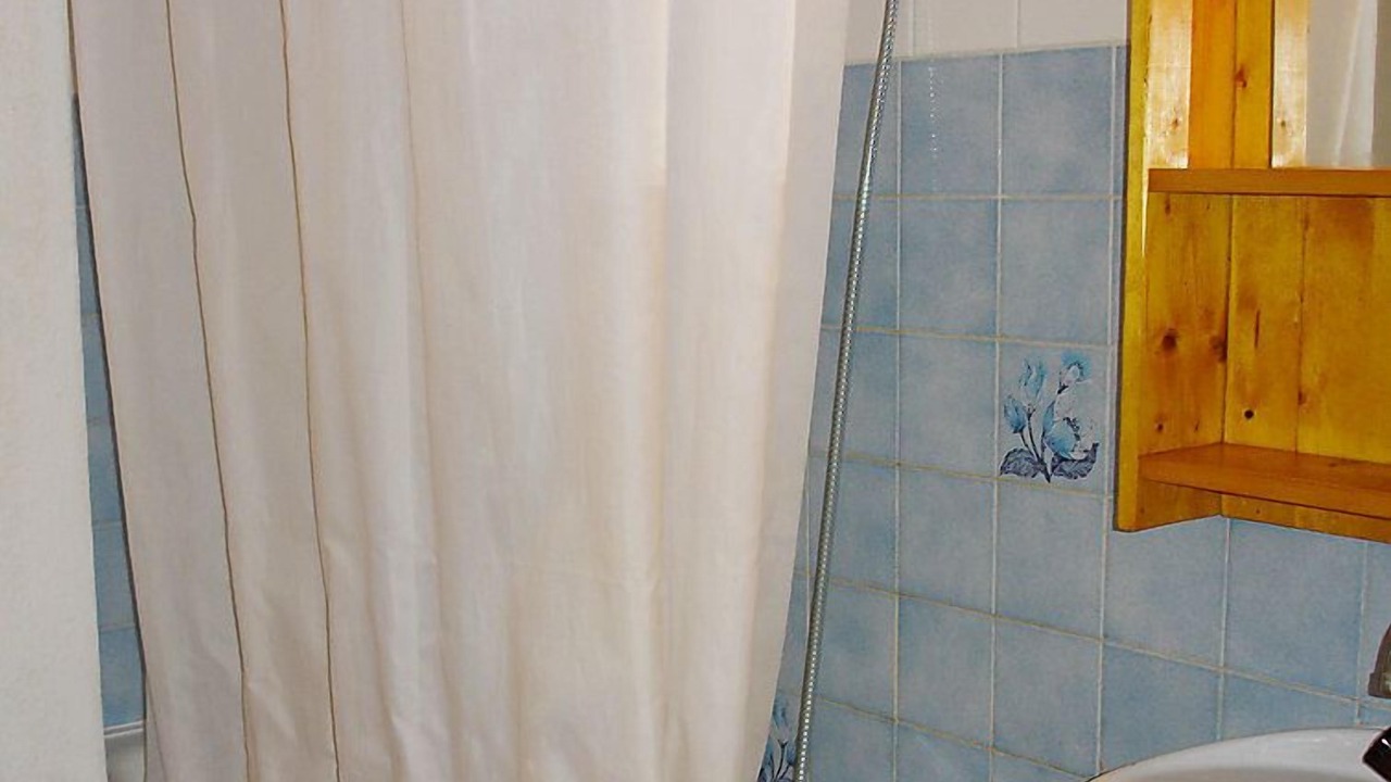 Photo of Bathroom in Demi-Quartier