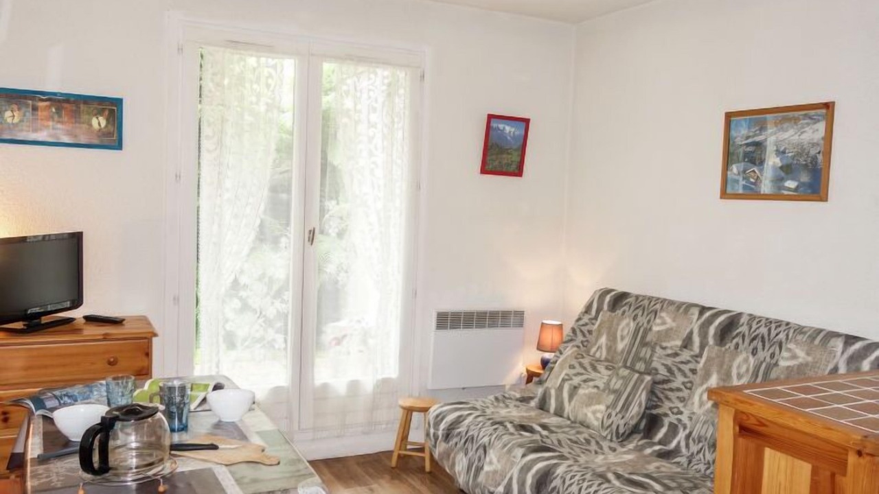 Photo of Livingroom in Demi-Quartier