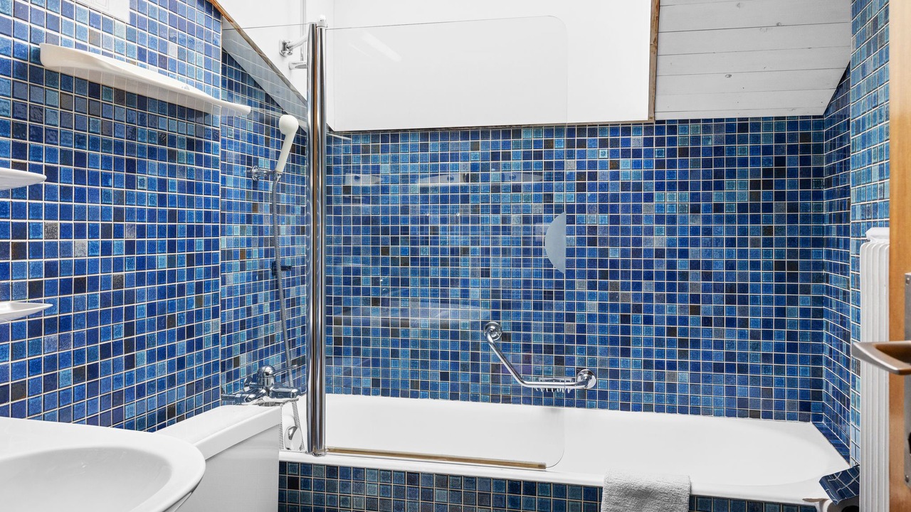 Photo of Bathroom in Taesch