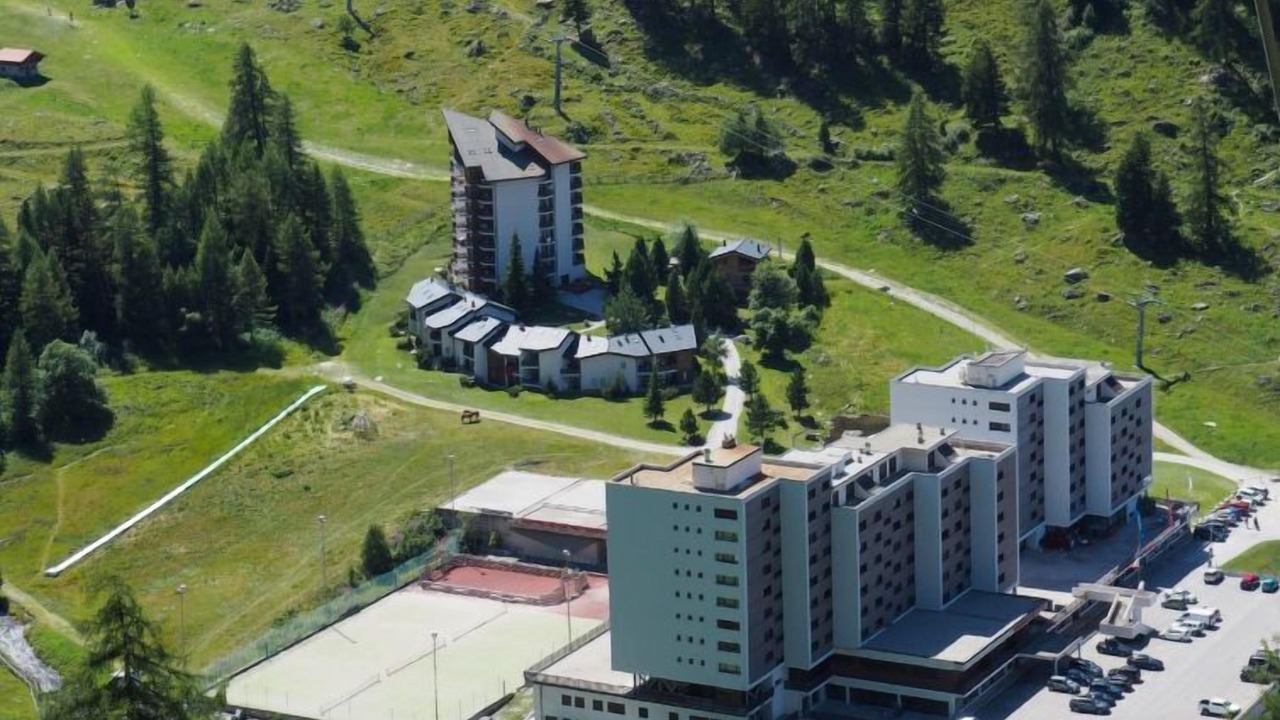 Photo of Others in Noveli