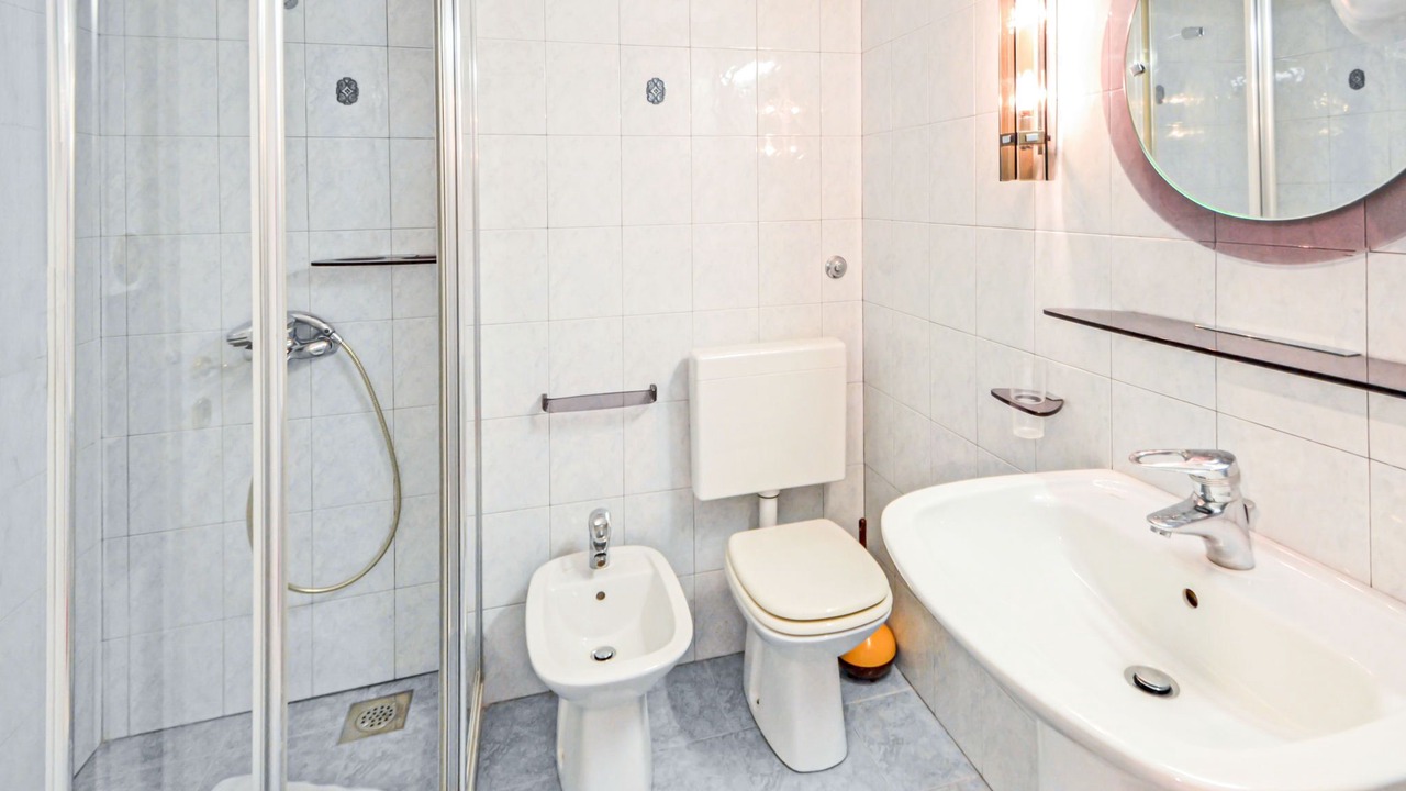 Photo of Bathroom in Sarsoni