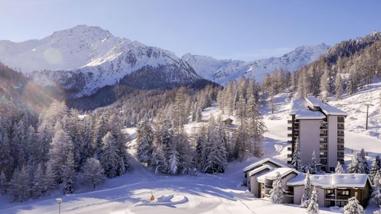 Photo of Others in Noveli