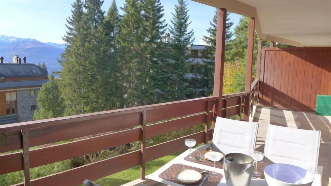 Photo of Others in Lens