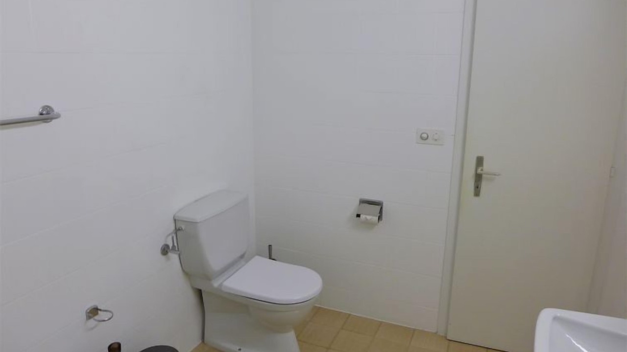 Photo of Bathroom in Lens