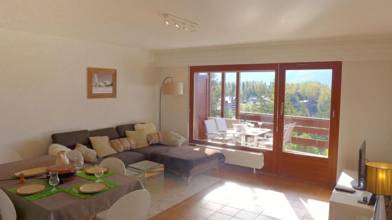 Photo of Livingroom in Lens