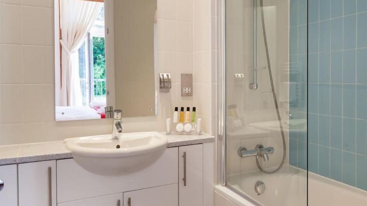 Photo of Bathroom in Carnon Downs
