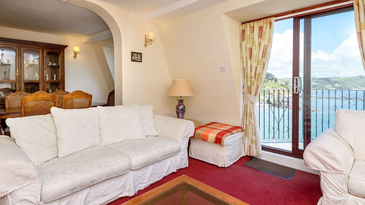 Photo of Livingroom in West Looe