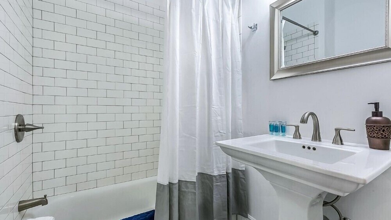 Photo of Bathroom in Freret