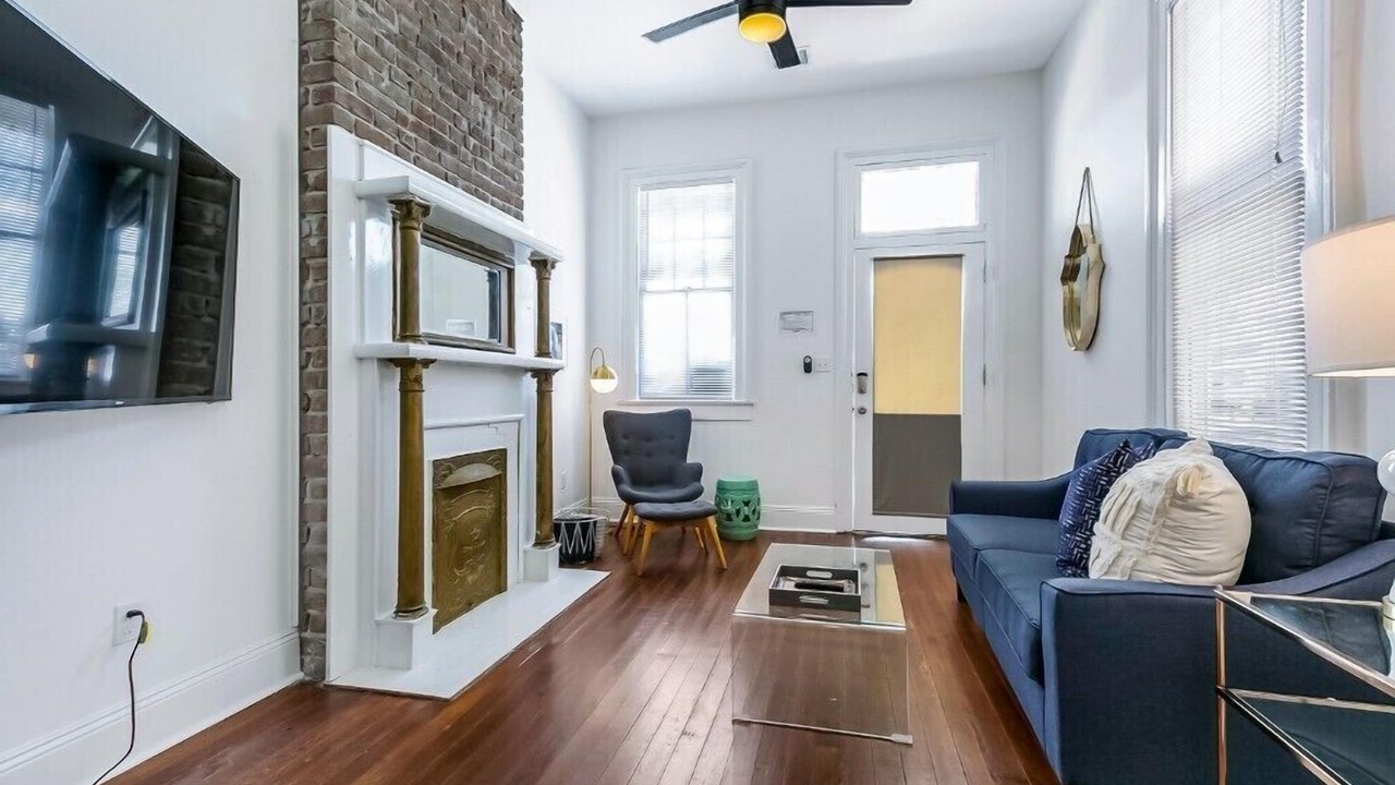 Photo of Livingroom in Freret