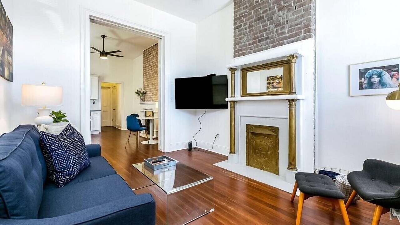 Photo of Livingroom in Freret