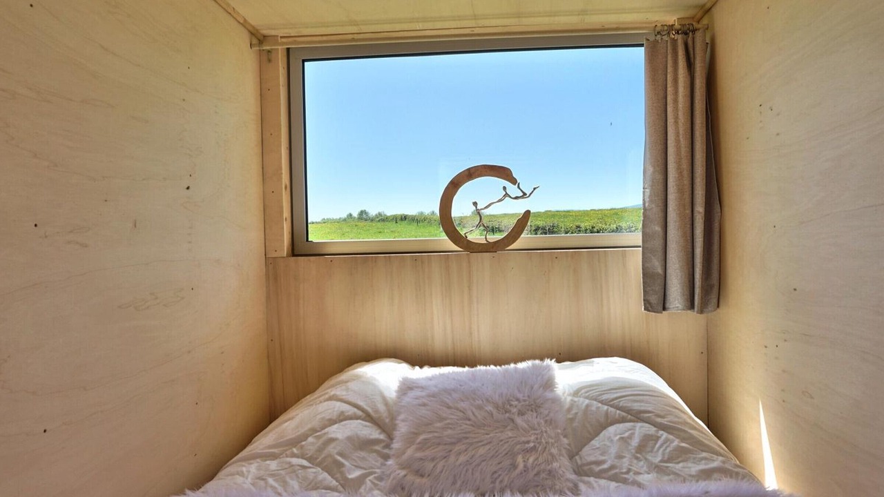 Photo of Bedroom in Saint-Forgeux-Lespinasse