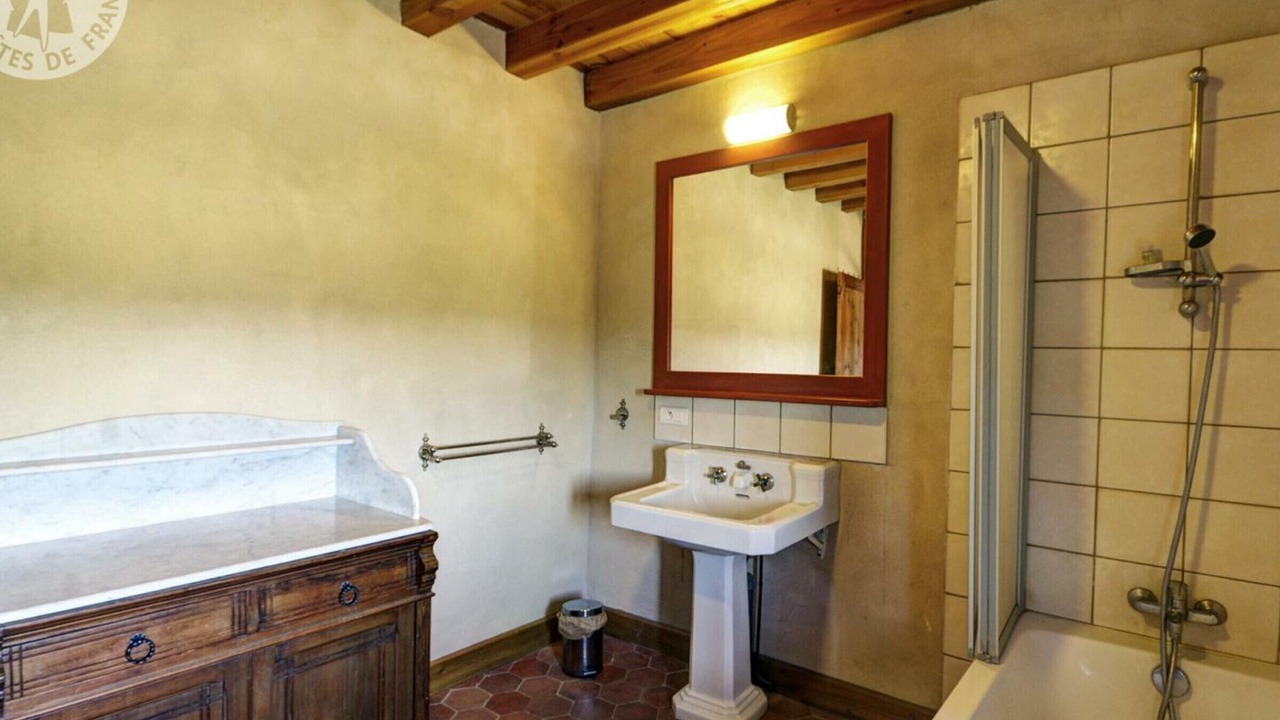Photo of Bathroom in Saint-Martin-la-Sauvete