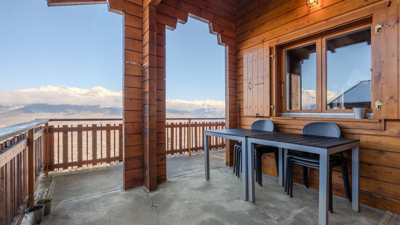 Photo of Outdoor in Salins