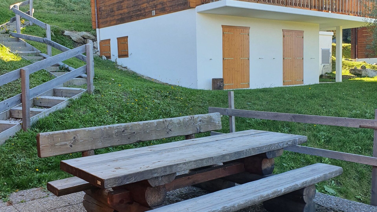 Photo of Outdoor in Salins