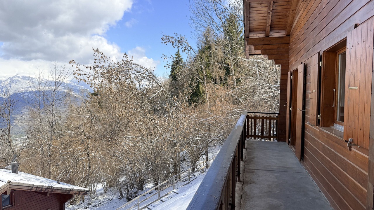 Photo of Outdoor in Salins