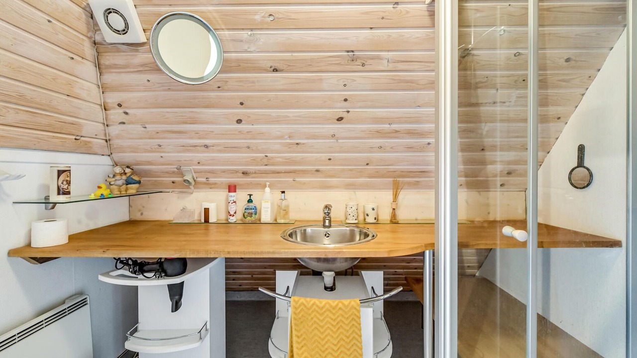 Photo of Others in Arø