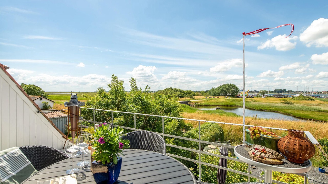 Photo of Others in Arø