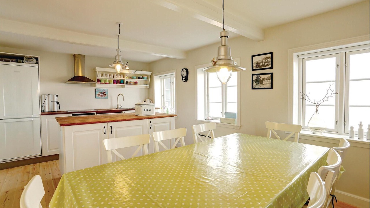 Photo of Others in Vang