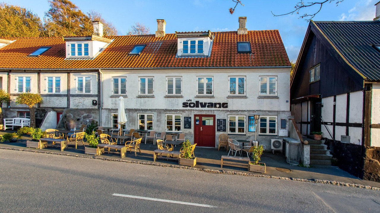 Photo of Others in Vang