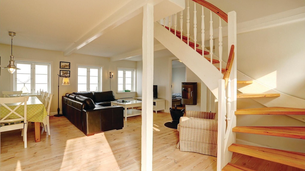 Photo of Others in Vang