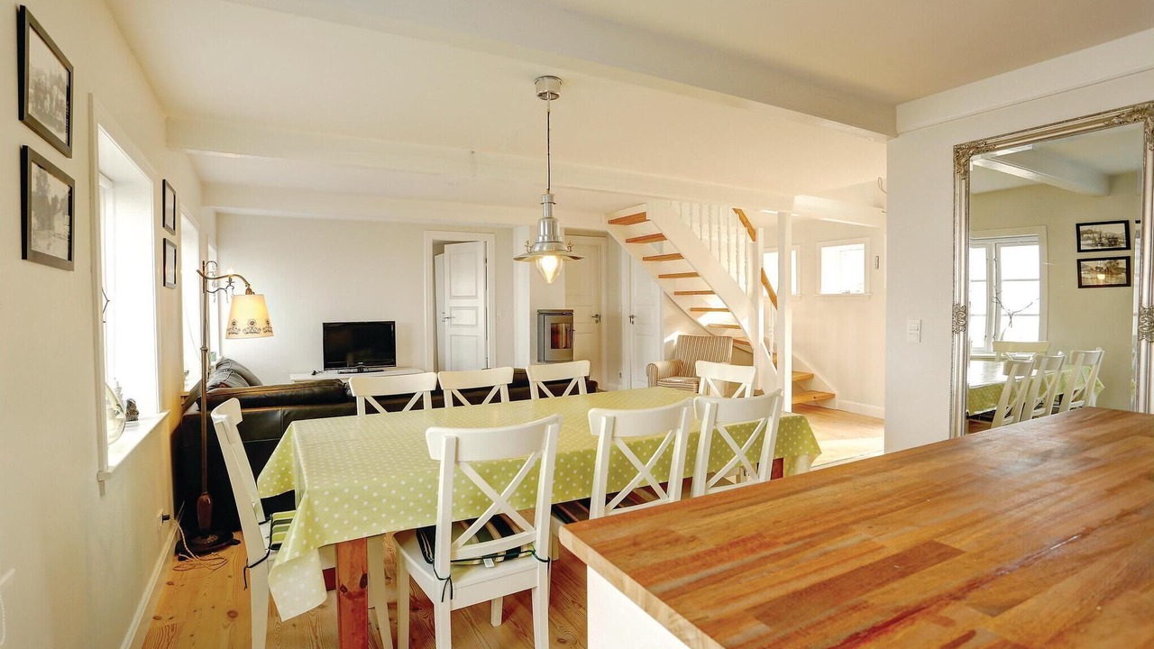 Photo of Others in Vang