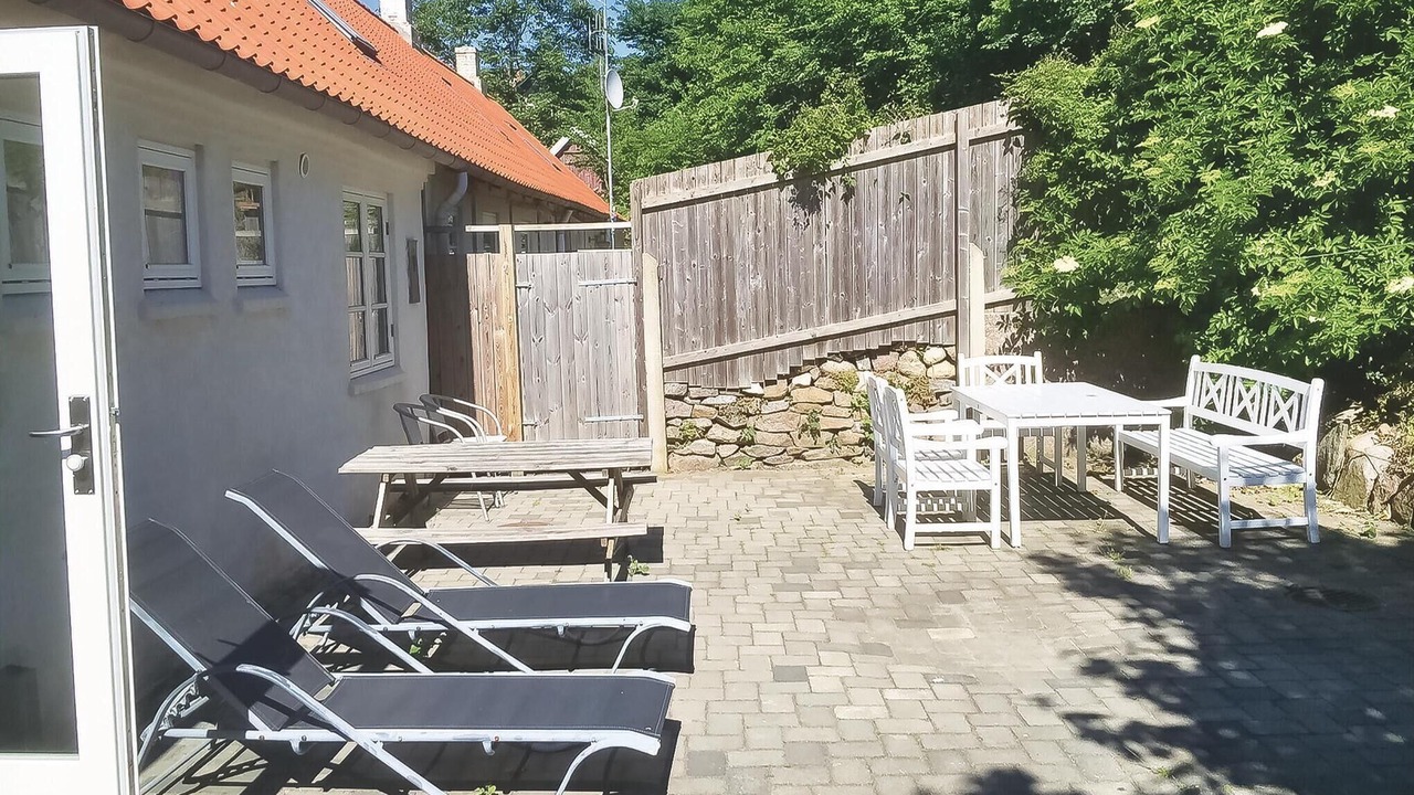 Photo of Others in Vang