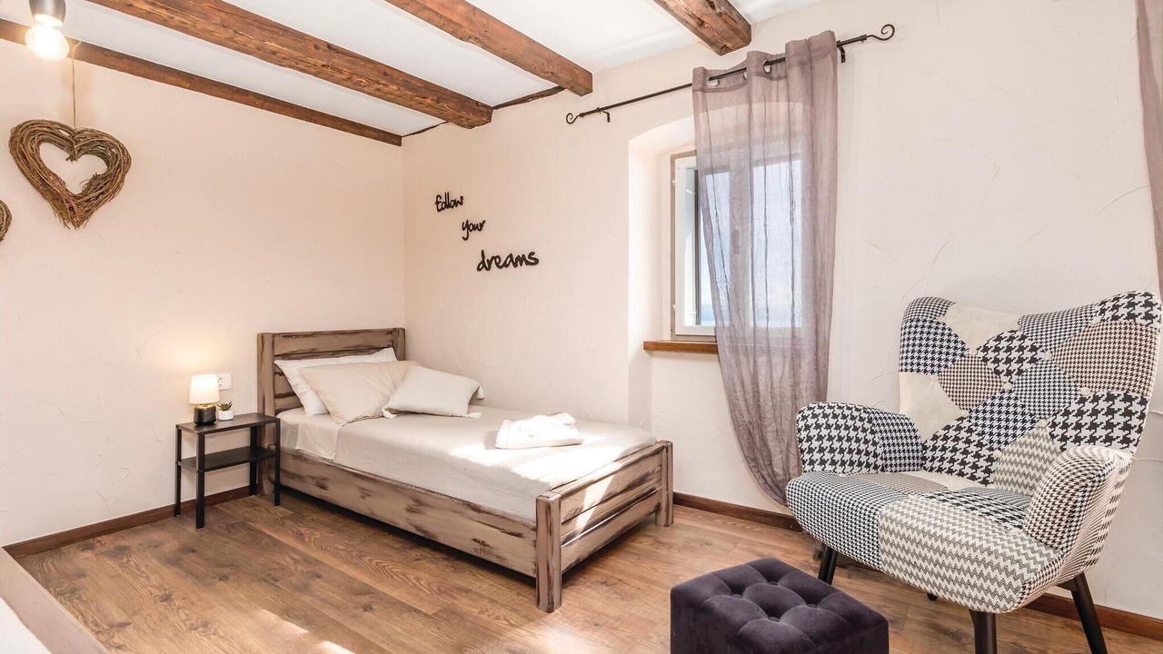 Photo of Bedroom in Obrs