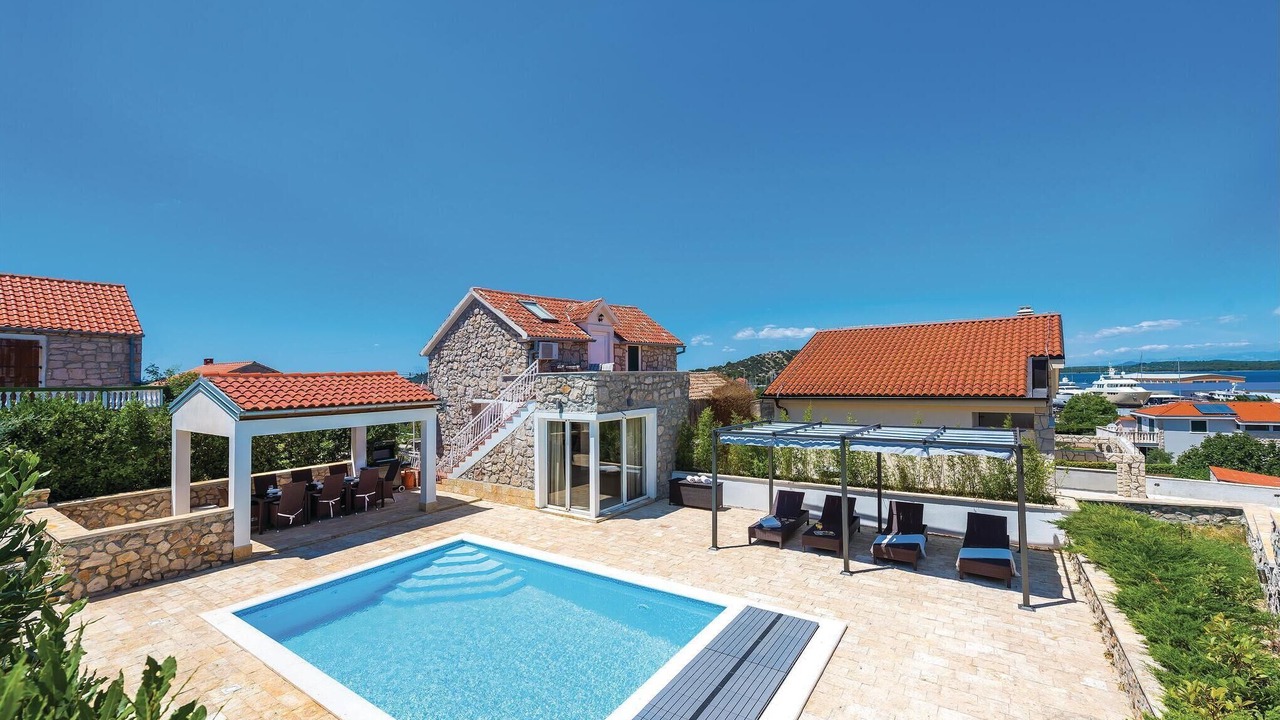 Photo of Outdoor in Betina