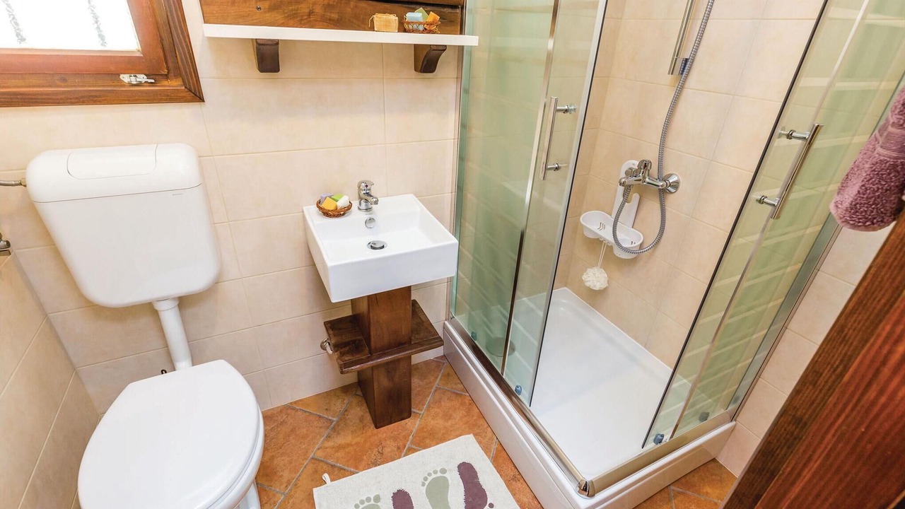 Photo of Bathroom in Obrs