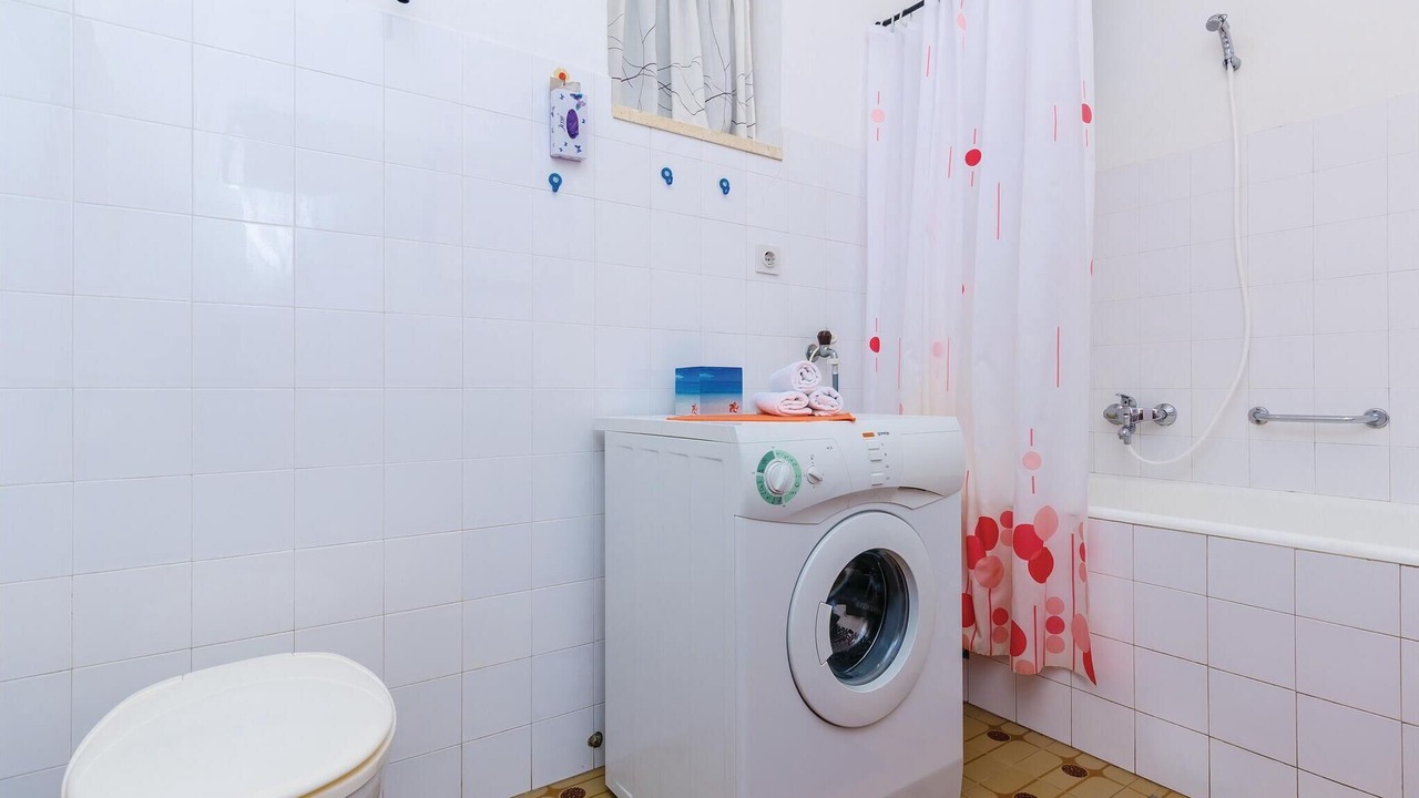 Photo of Bathroom in Brsecine