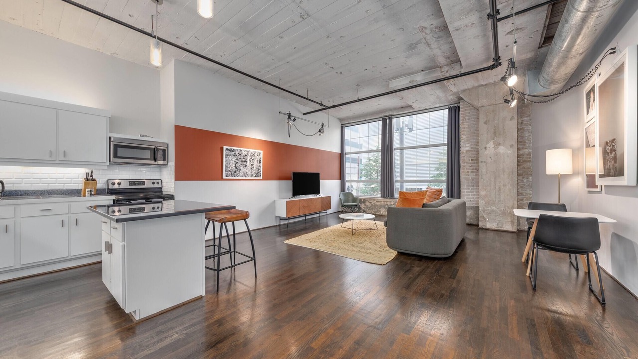 Photo of Bedroom in Theater District