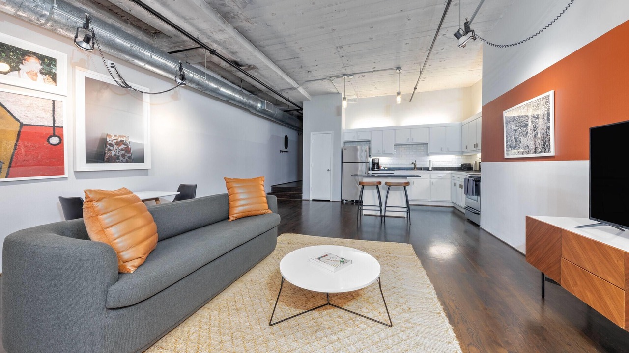 Photo of Bedroom in Theater District