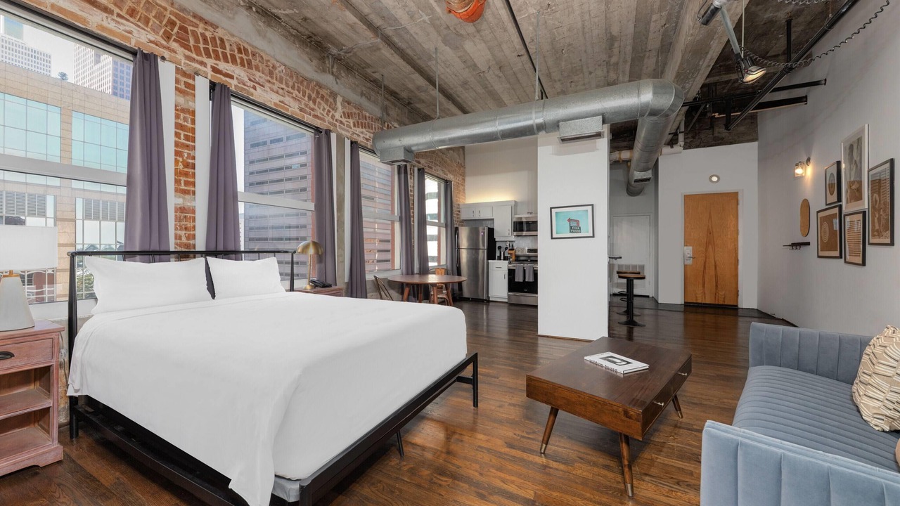 Photo of Bedroom in Theater District