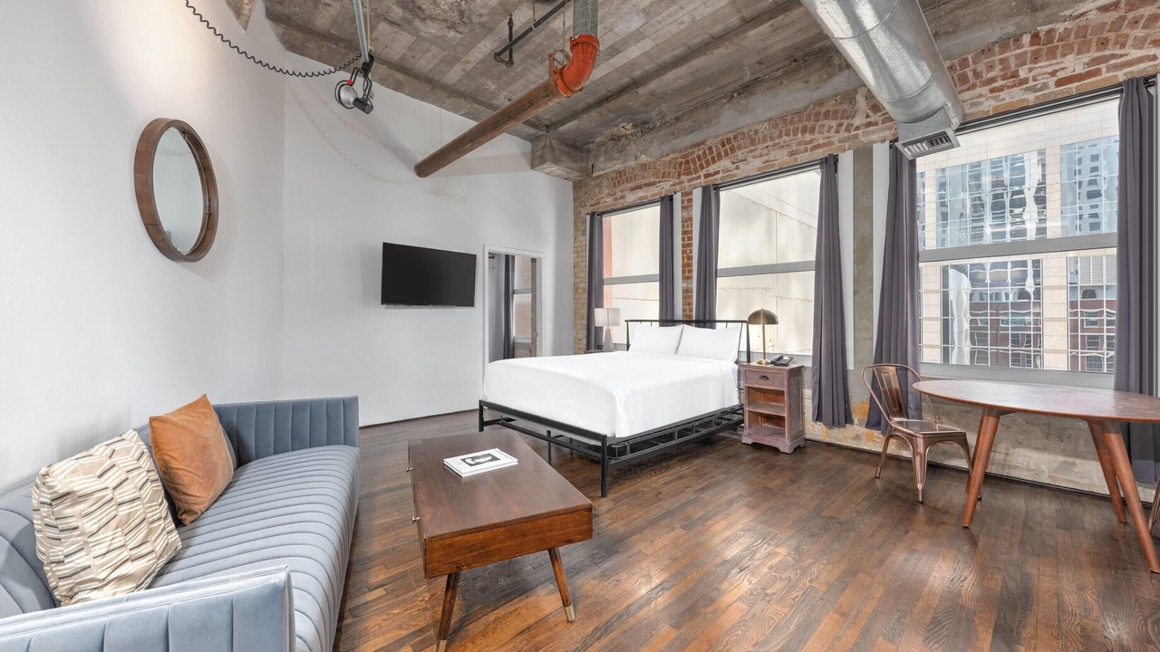 Photo of Bedroom in Theater District
