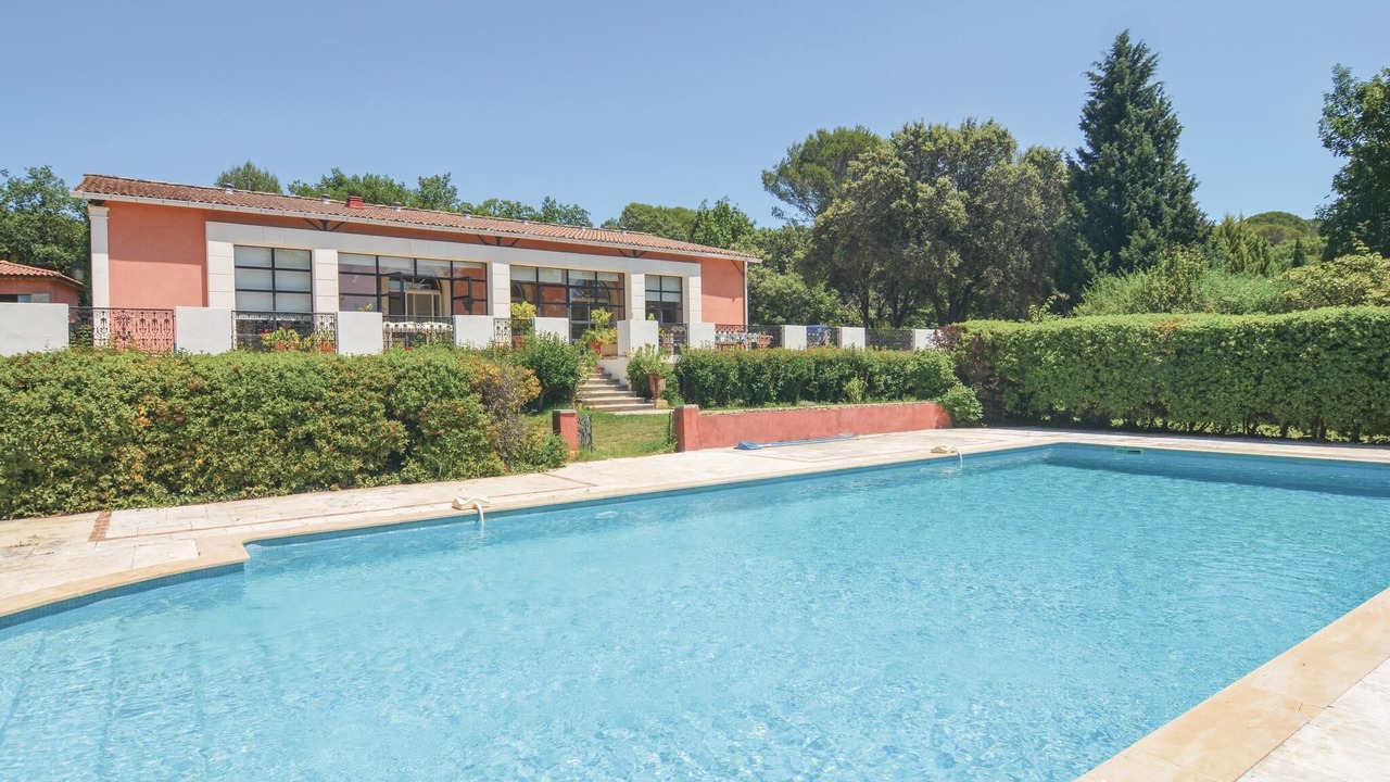 Photo of Outdoor in Aubais