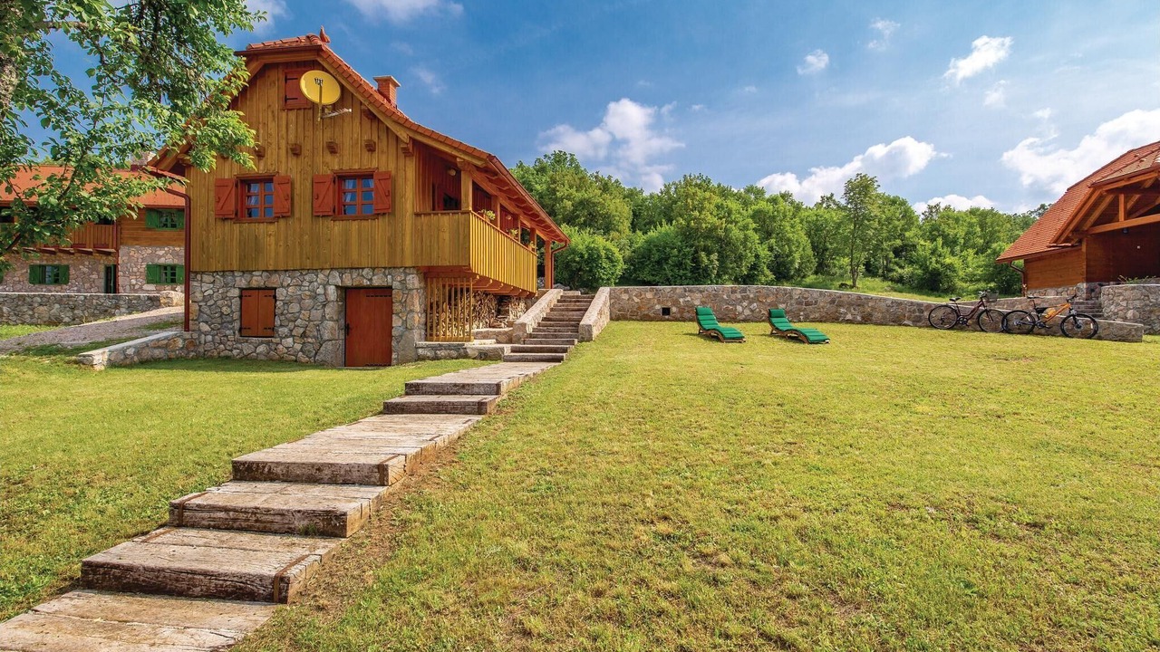 Photo of Outdoor in Perusic