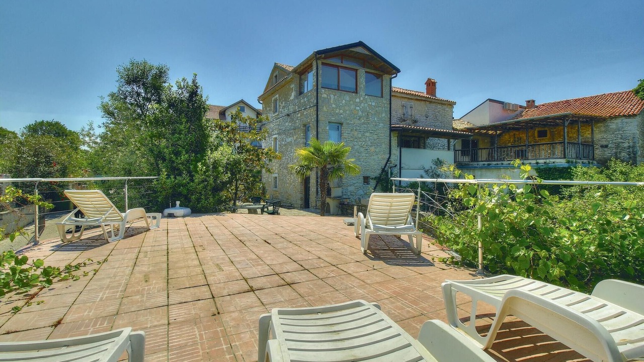 Photo of Others in Kastel
