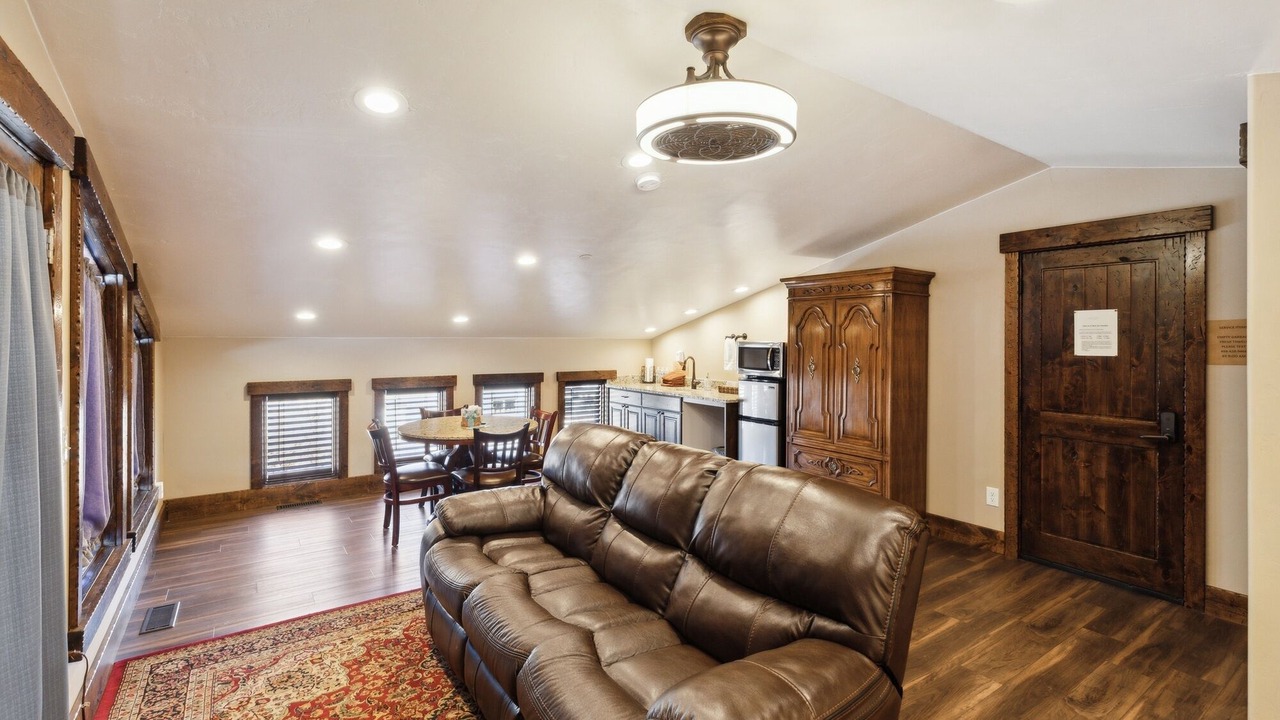 Photo of Livingroom in Hildale