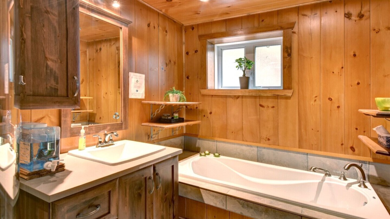Photo of Bathroom in Chertsey