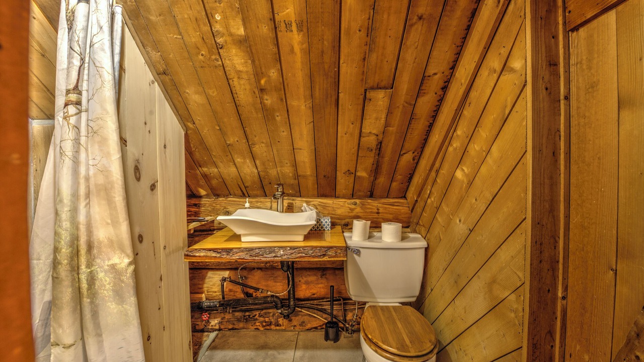 Photo of Bathroom in Notre-Dame-de-la-Merci