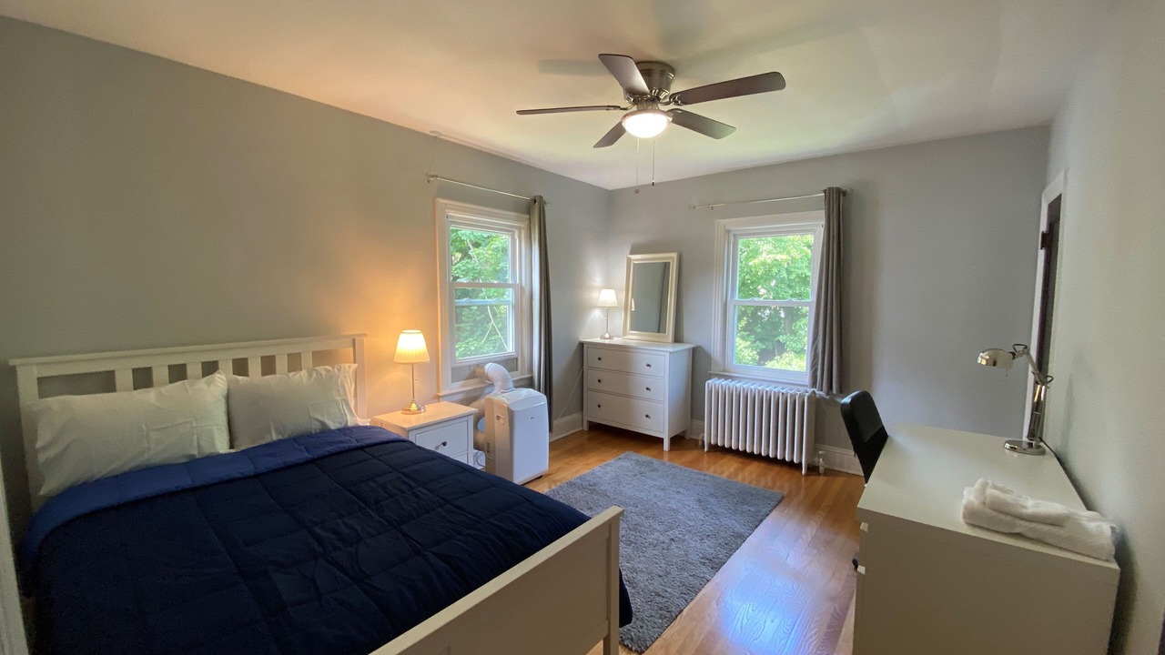 Photo of Bedroom in Troy