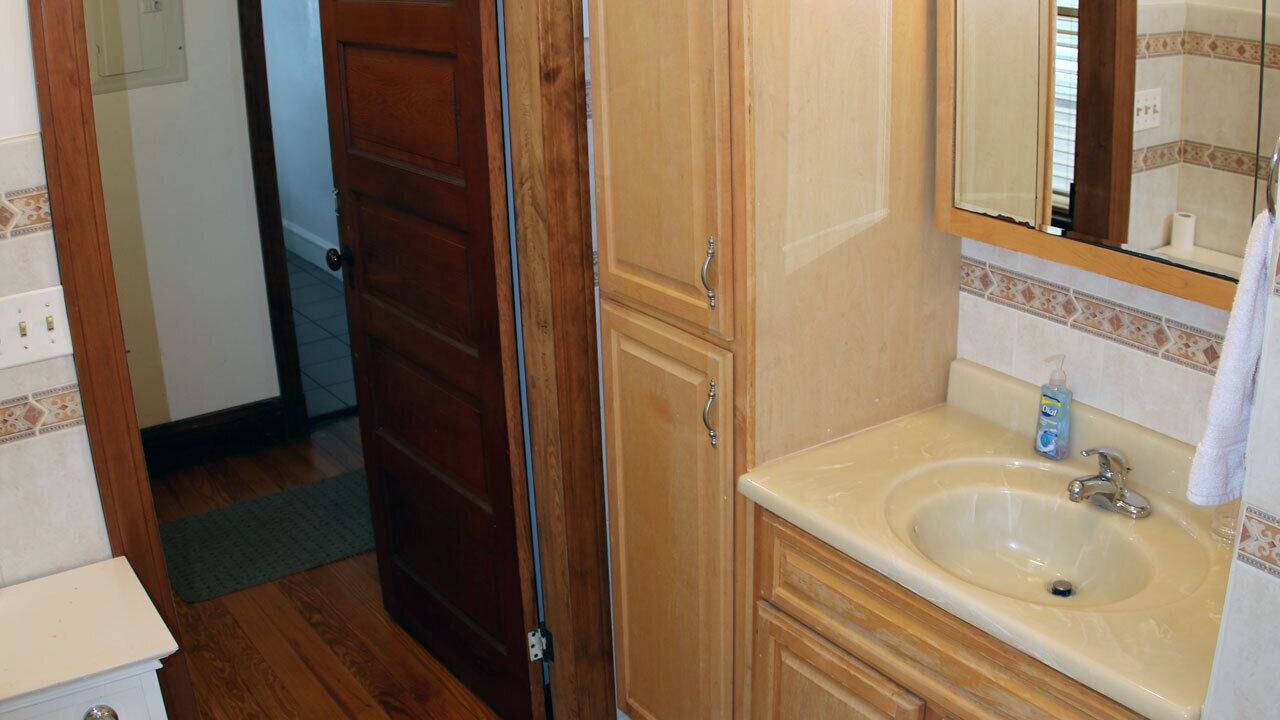 Photo of Bathroom in Raritan